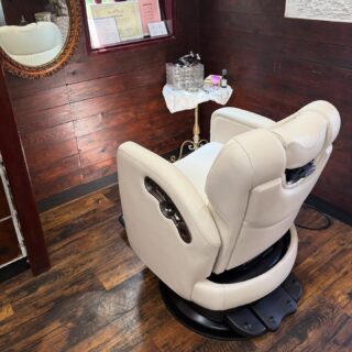 ・
・
エステ専用ブースができました❣️
男性はもとより
女性にもリラックスして
#お顔剃りエステ
をうけていただきたいです💆🏻‍♂️💆🏻‍♀️✨
#耳つぼジュエリー 
も大人気です👂💎
ご予約はお電話か
minimoでもお受けできます💓
担当 石井
・
#豊島区#池袋#池袋西口#目白#椎名町#高田馬場#床屋#池袋床屋#理容#バーバー#barber#cabin#キャビン#オシャレ#特殊#職人#お顔剃り#お顔剃りエステ#耳つぼ#耳つぼジュエリー#耳ツボジュエリー